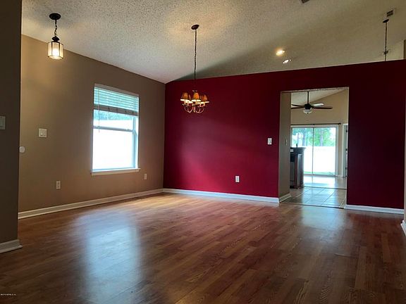 2nd image of 640 Longcrest Ln