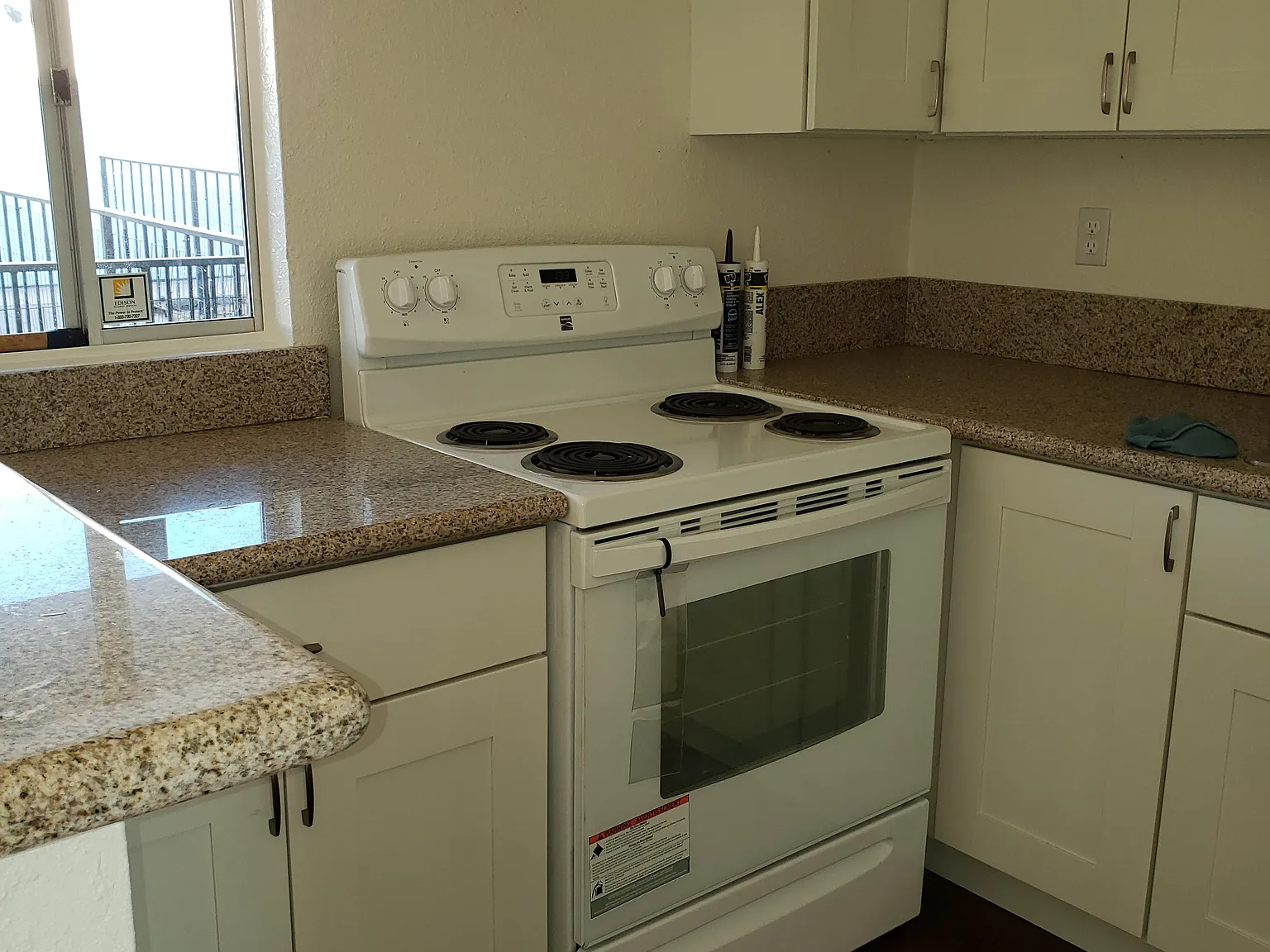 3 bed, 1200 sqft, $3,200 — Photo 3