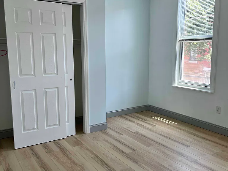 1406 S 15th St — Photo 10
