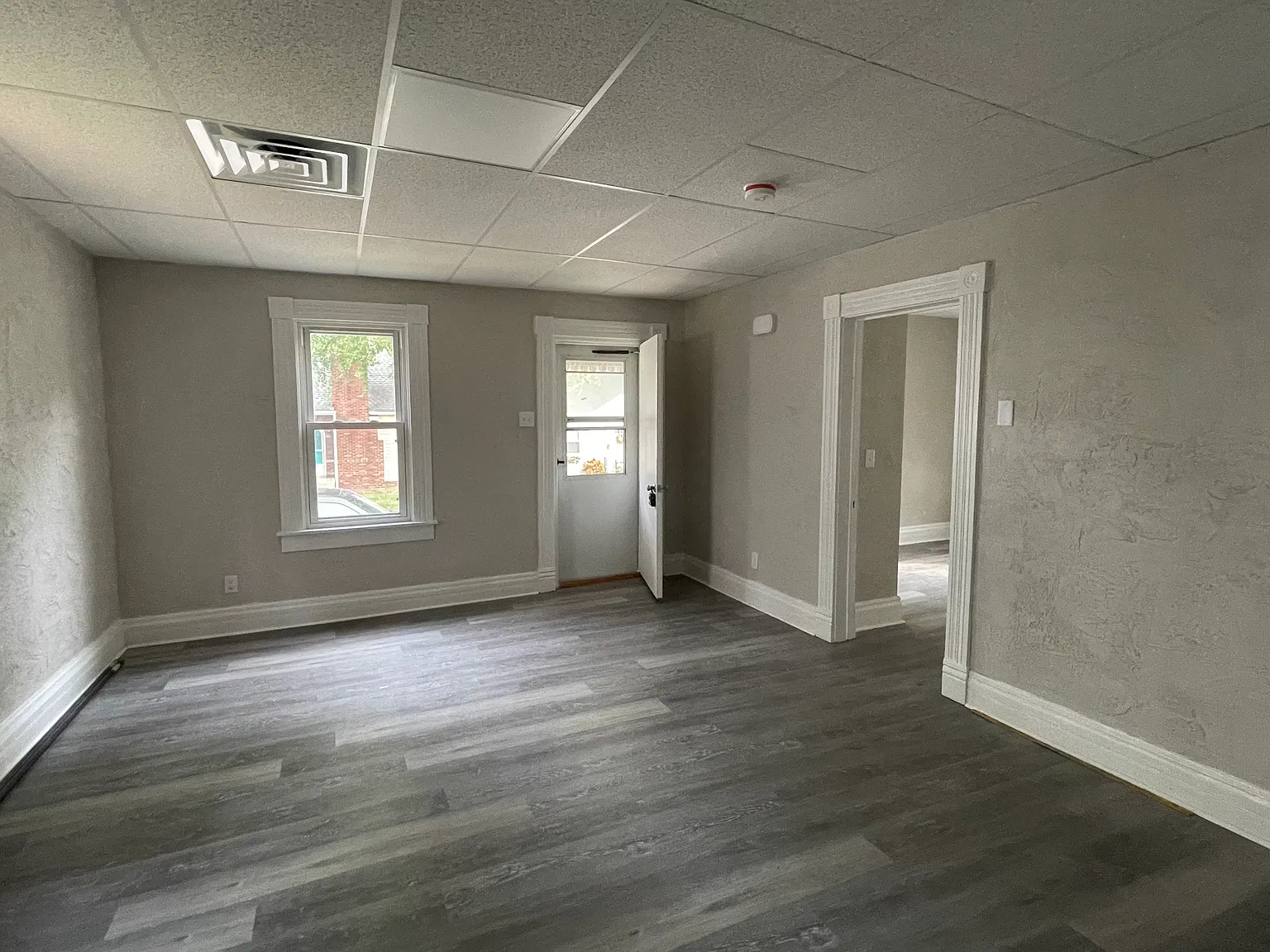 2 bed, 980 sqft, $1,200 — Photo 3