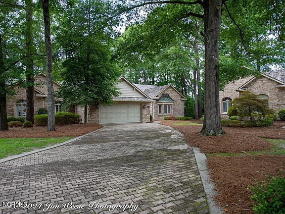 3rd image of 3059 Dartmouth Drive