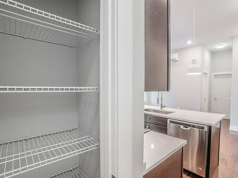 310 E Lanvale St — Photo 22