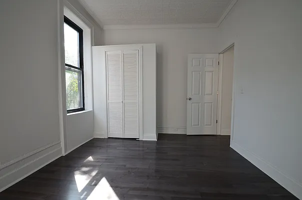 Rented by CITY SKYLINE REALTY INC | media 7