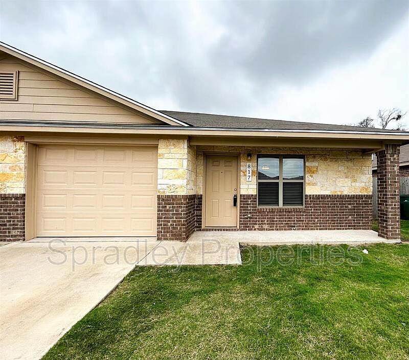1st image of 817 Laila Ln