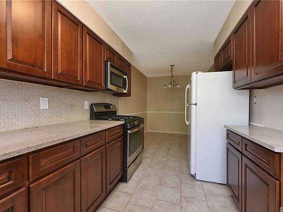 2nd image of 21-32 Clintonville St Floor 1-B