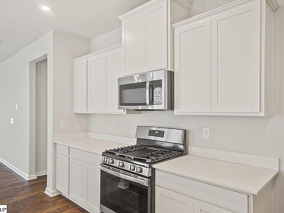 5th image of 1821 Berkshire Ln