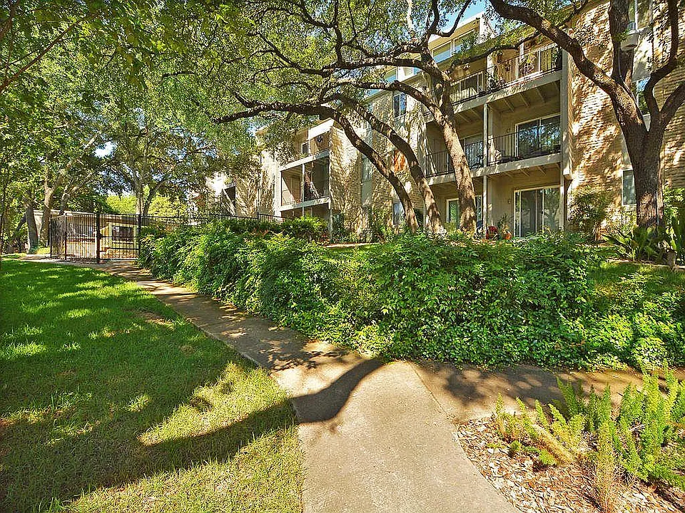 3018 S 1st St #202