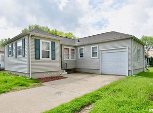 2524 W Downs Cir, Peoria, IL 61604