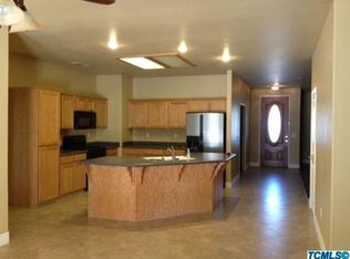 818 W Packwood Ct, Visalia, CA 93277