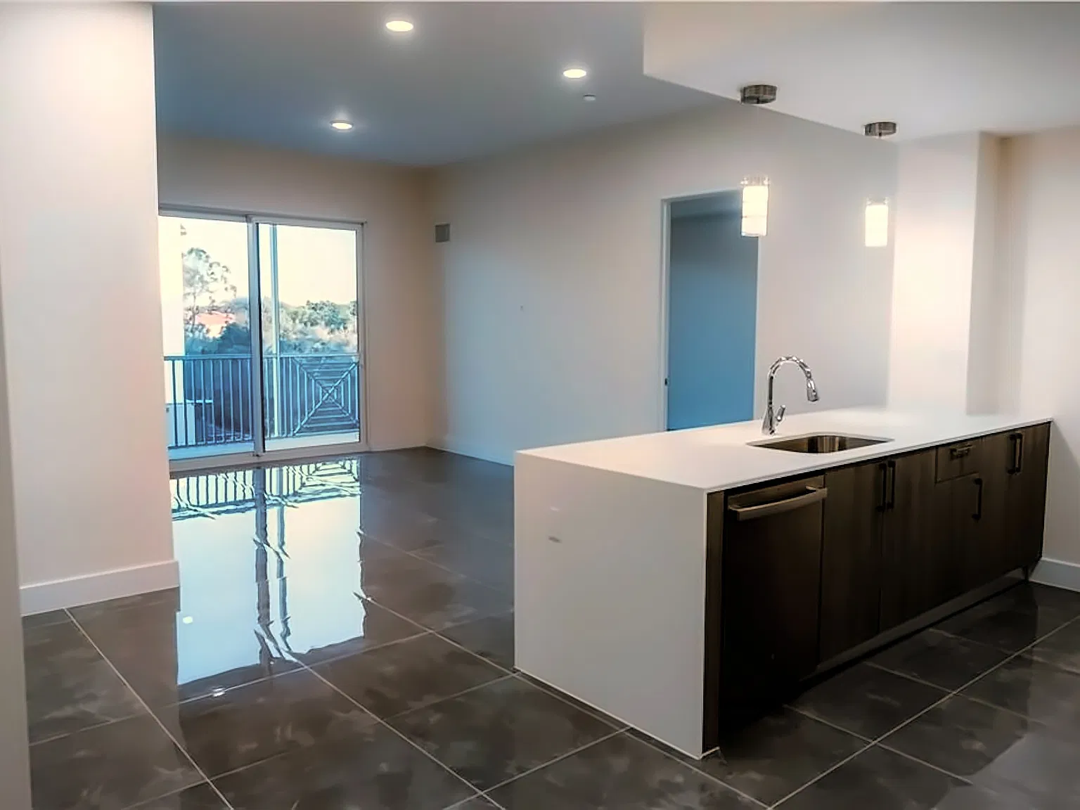 3 bed, 1469 sqft, $2,600 — Photo 2