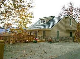2132 Luzerne Dr, Gatlinburg, TN 37738