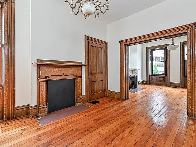 617 Avery St — Photo 15