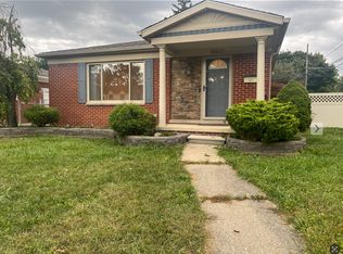 6800 N Silvery Ln, Dearborn Heights, MI 48127
