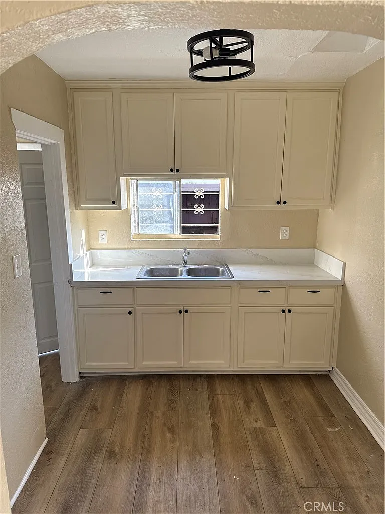2 bed, 984 sqft, $2,650 — Photo 4