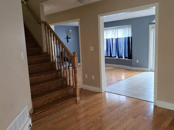 18 Long Meadow Rd, Brampton, ON L6P 2A2