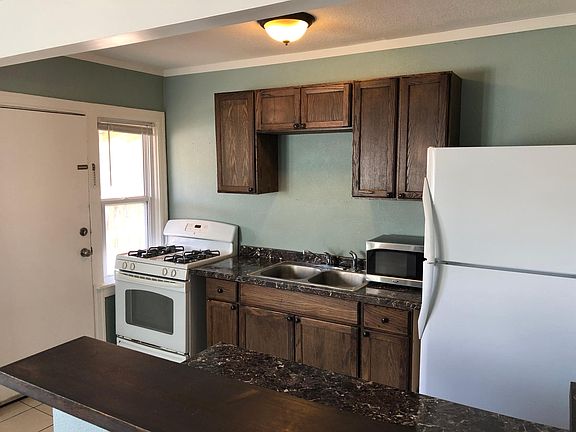 2nd image of 905 E 28th St APT 1