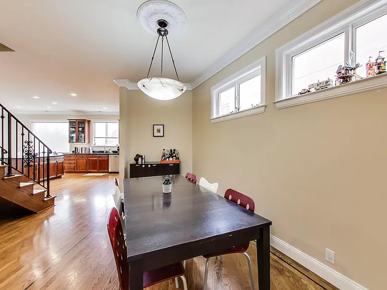 480 Arlington Ave — Photo 8