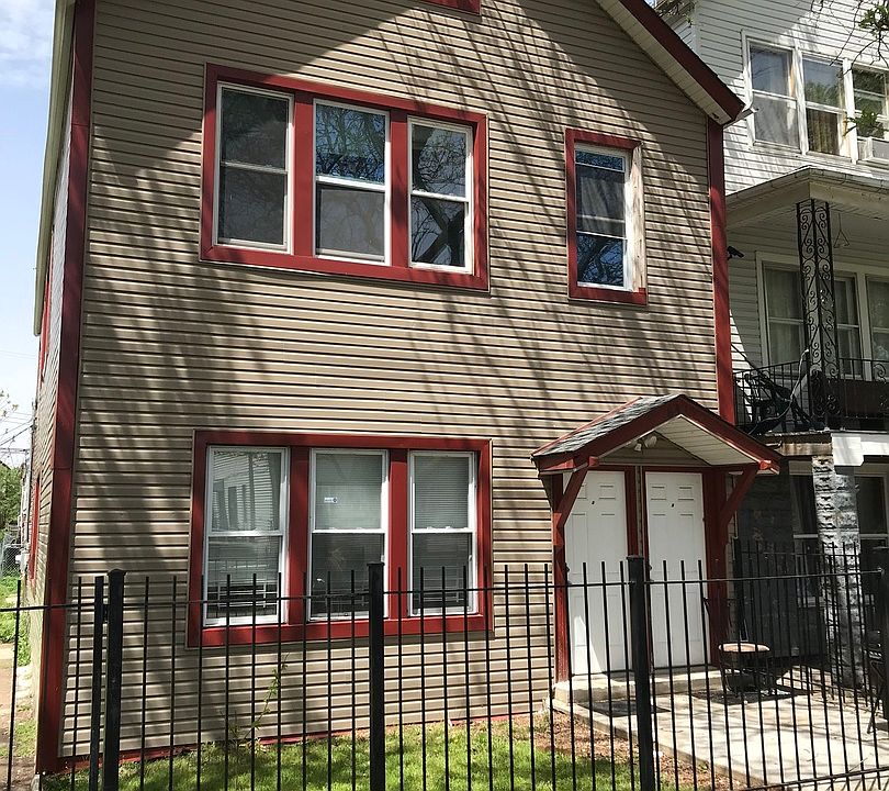1st image of 8410 S Mackinaw Ave #2