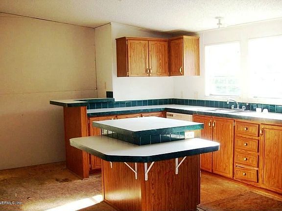 3rd image of 16315 Franderson Ln