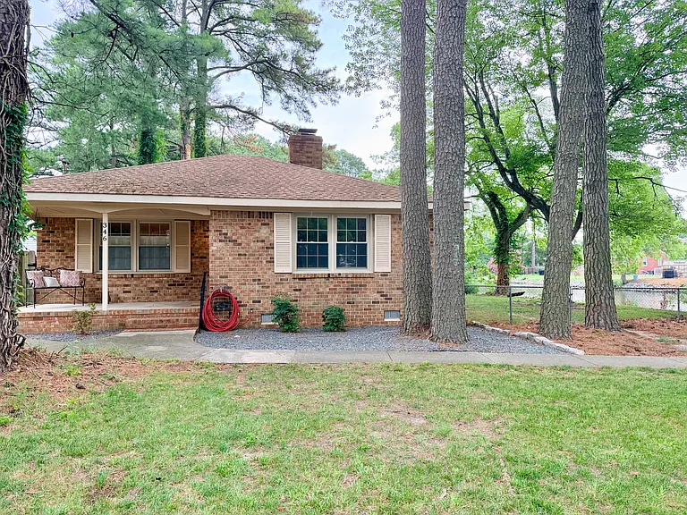 346 W McGinnis Cir — Photo 2