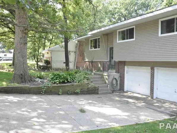 5911 N Tampico Dr, Peoria, IL 61614