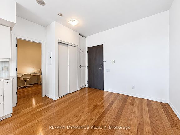 4th image of 103 The Queensway #1202