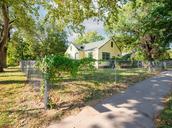 743 W 29th St N, Wichita, KS 67204