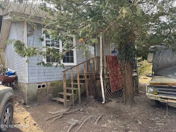 1114 Highway 25w S, La Follette, TN 37766