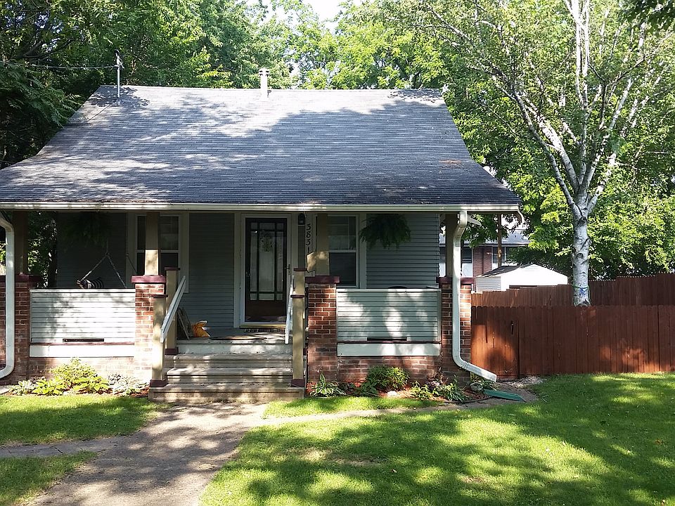 Charming craftsman-style!