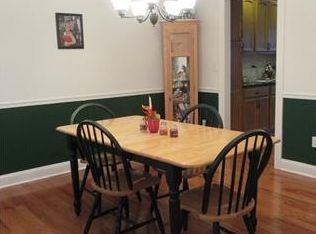 6 Bridle Path Ln, Seymour, CT 06483