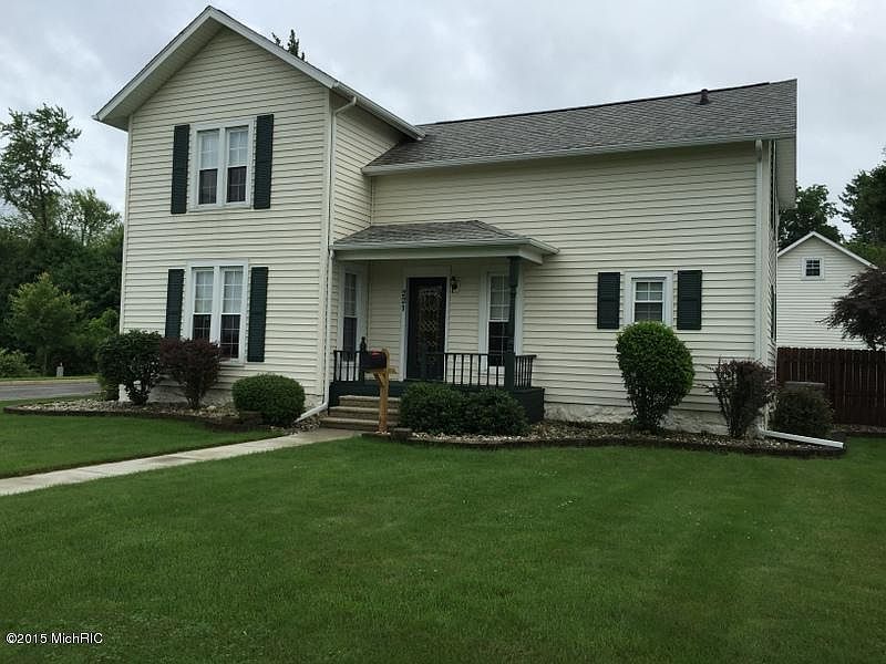 1st image of 221 E Leigh St