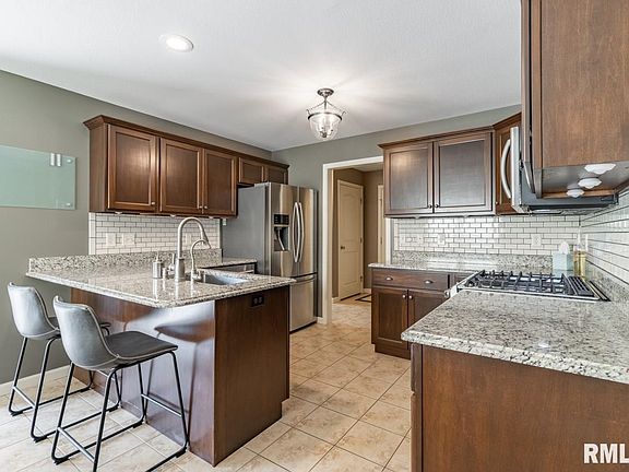 3rd image of 10010 N Brompton Ct