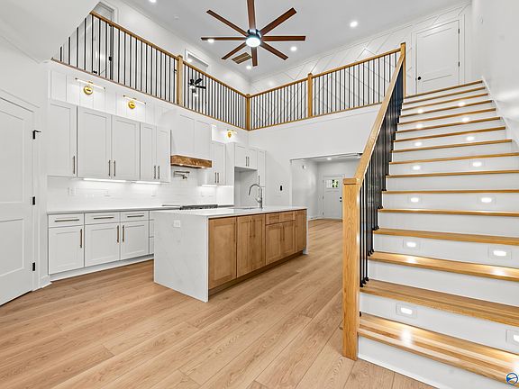 3rd image of 506 Stevens Ave NE