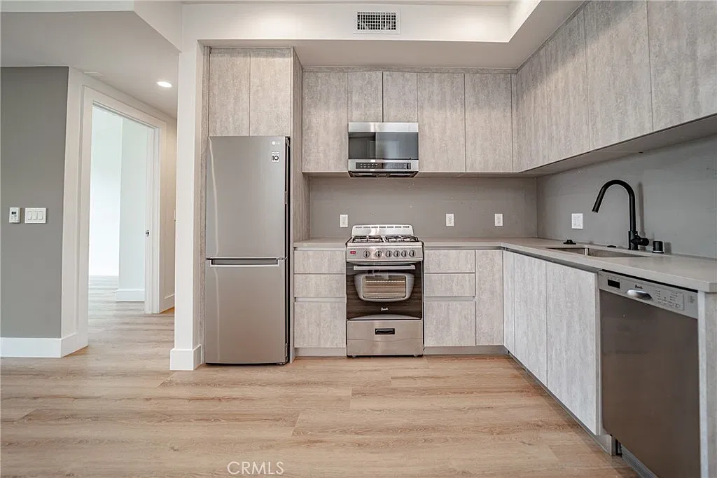 2828 London St — Photo 4