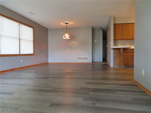 4th image of 203 W Heatherwood Dr