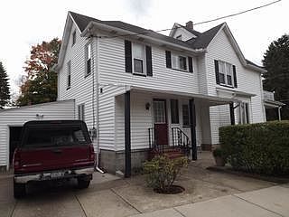 3rd image of 534 Winsor St