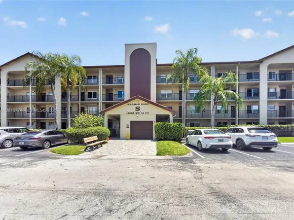 13055 SW 15th Ct, Hollywood, FL 33027