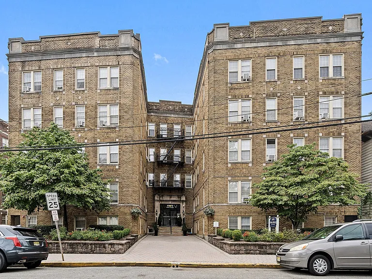 68-70 Park Avenue Apartments — Photo 14