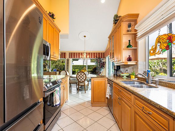 4th image of 224 Cape Pointe Circle