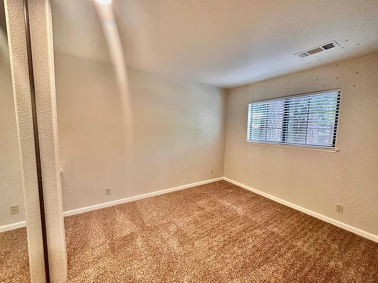 10529 Boulder St — Photo 15