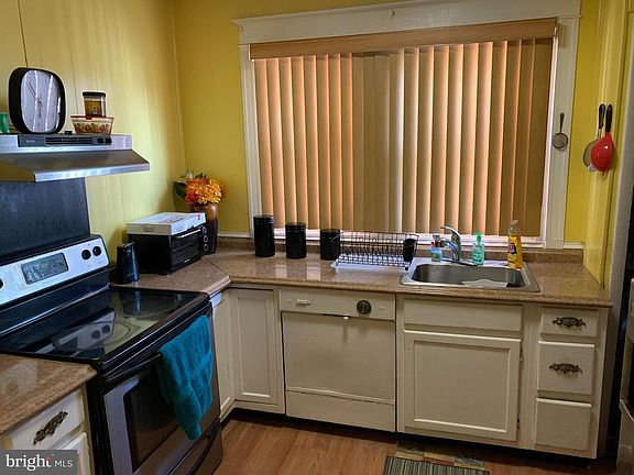 5th image of 1054 Serrill Ave