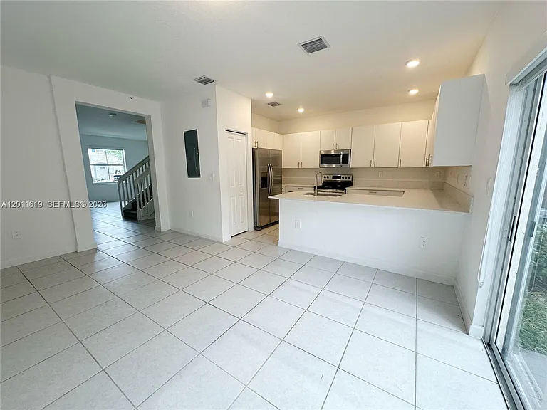 1684 SE 26th Ter #1684 — Photo 9