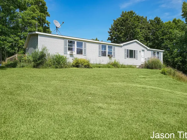 1673 Nashville Rd, Hastings, MI 49058