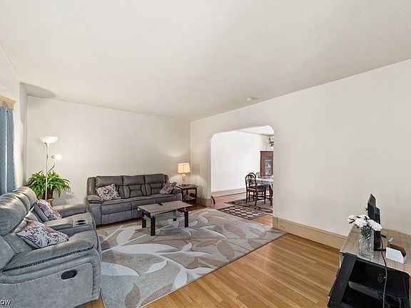2nd image of 19211 Dorothy Ave