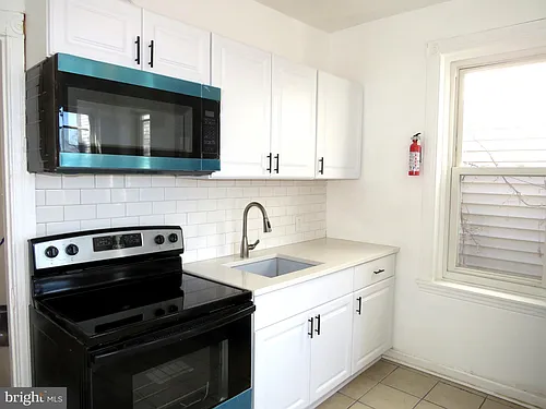 356 E Walnut Ln #2 Photo 1