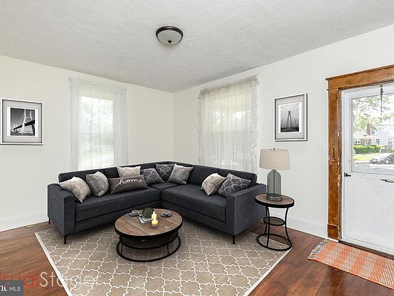 4th image of 8701 S Baker Ave