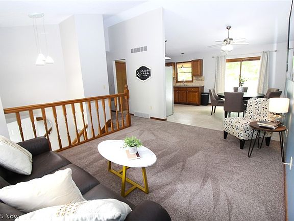 4th image of 2101 Uniondale Dr