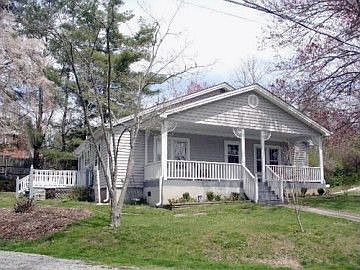 1st image of 407 Stepp Ave