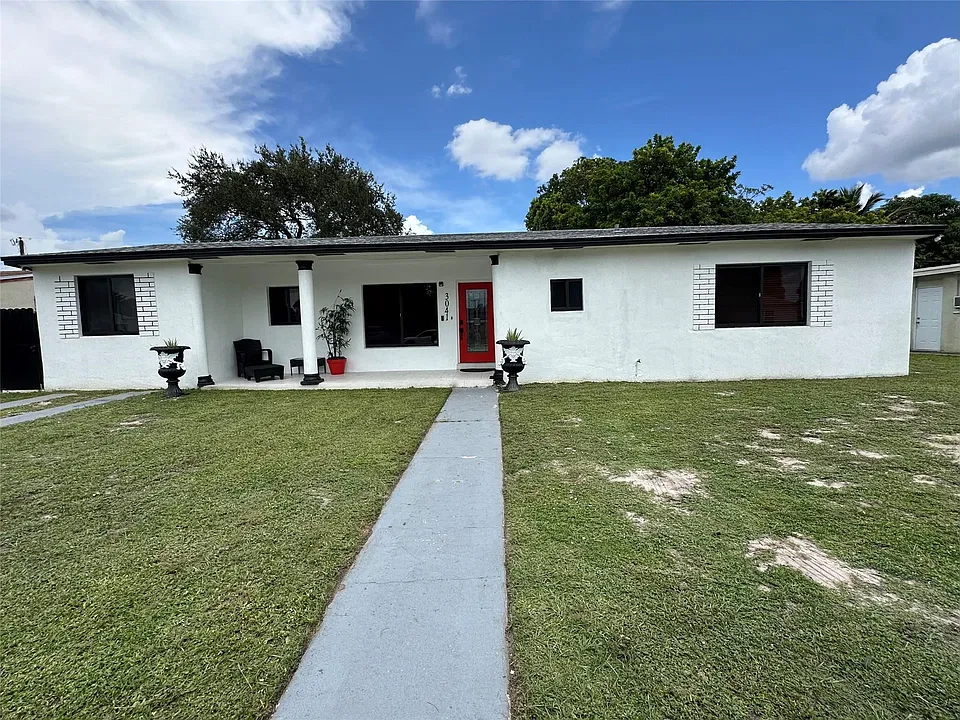 3041 NW 185th Ter
