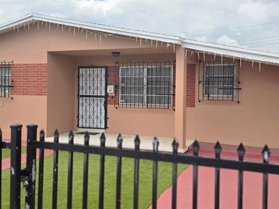 1648 NW 28th Ave, Miami, FL, 33125